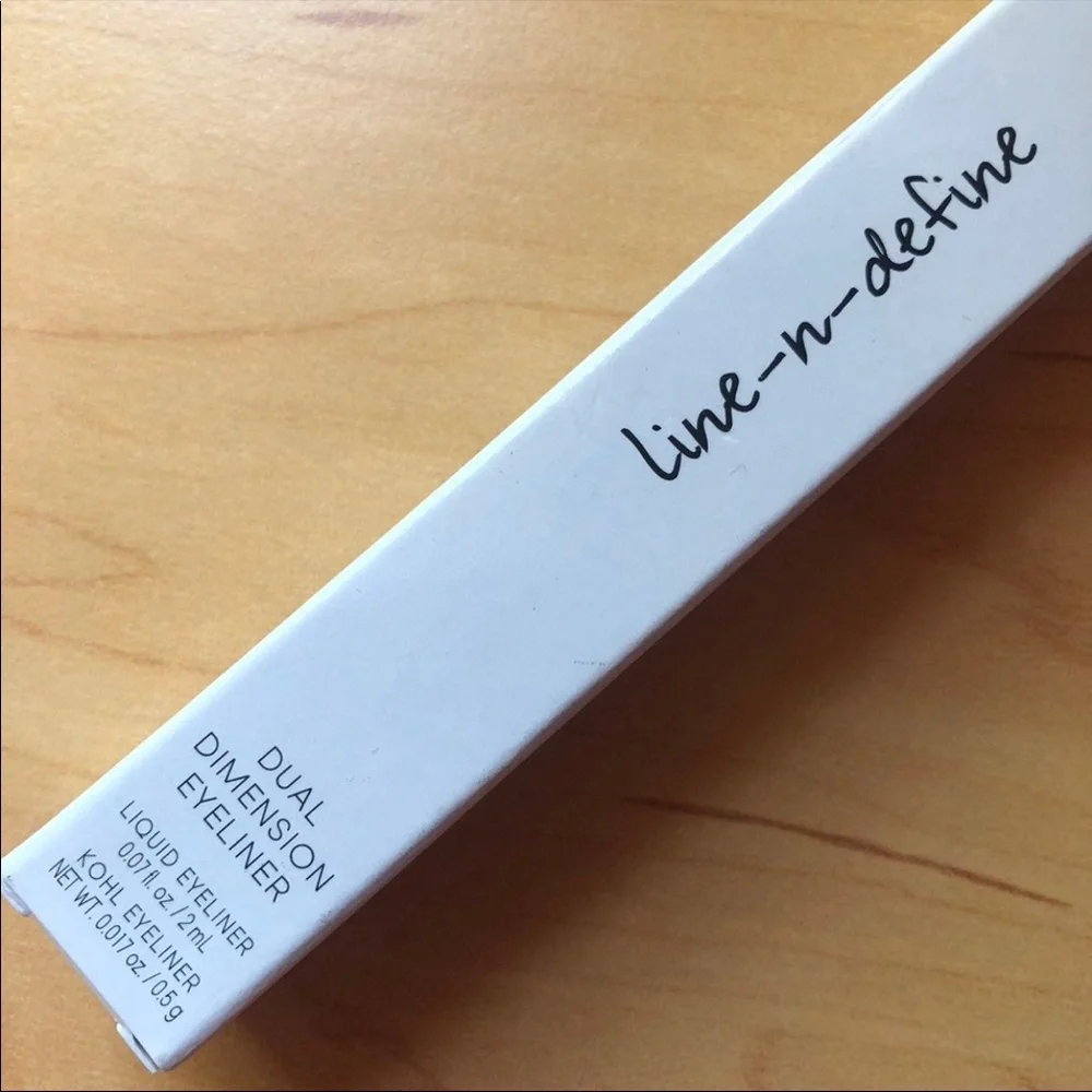 ✨ Laura Geller Line-N-Define Dual Dimension Eyeliner - Black/Gold